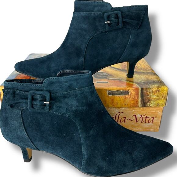 Bella Vita Shoes - NEW Bella Vita Blue Suede Kitten Heels Size 8W Wide Buckle Pointed Toe Booties